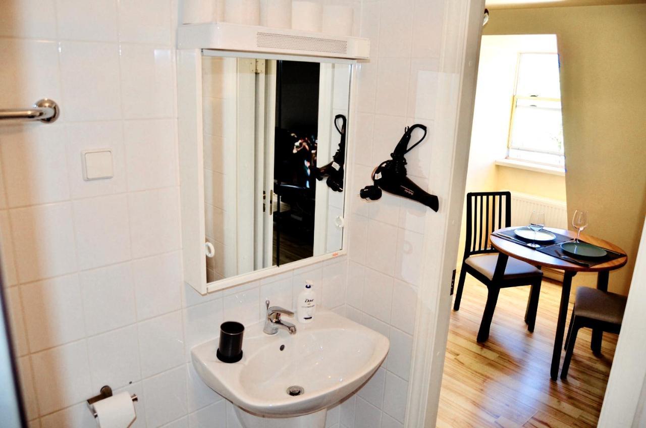 Jacob'S Barracks Apartment In Old Town Riga Exteriör bild
